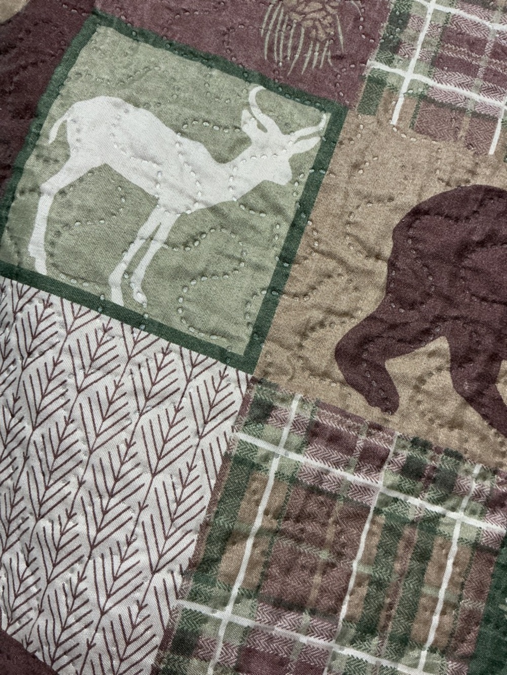 Camo Patchwork Blanket Jacket Upcycled Bedspread Forest Bear Deer Cabin - Picture 6 of 12